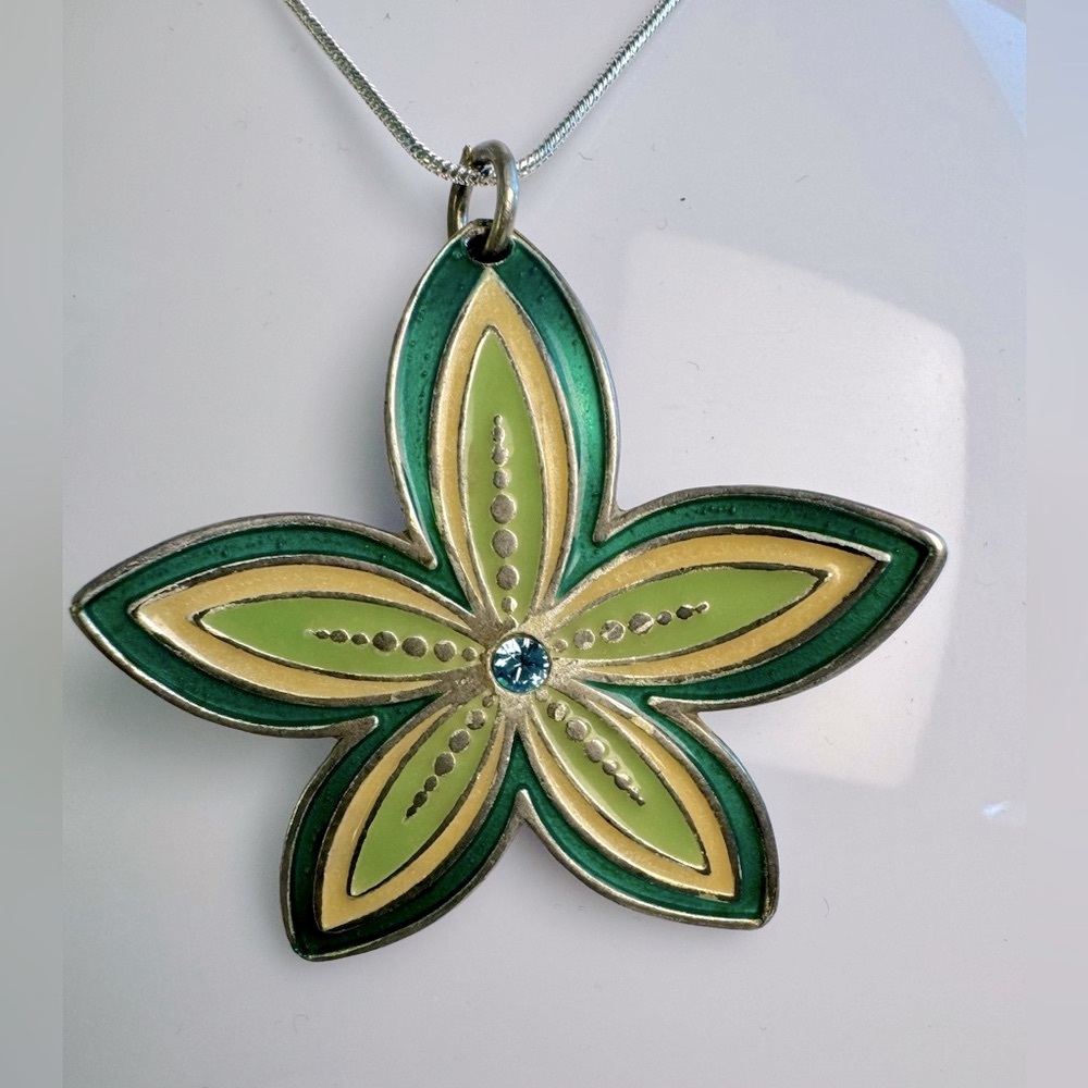 Foxy Originals Lily Teal/Green Flower Pendant Necklace
